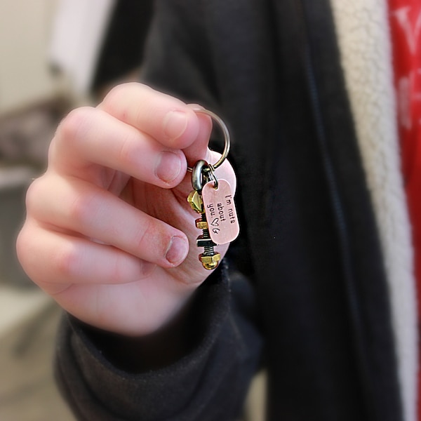 Llavero de cobre personalizado / Loco por ti, dije inicial / Regalo para el Día de la Madre