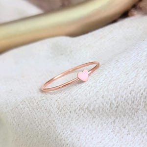 Bague superposition fine coeur | Bague initiale en argent sterling à empiler | Bague empilable lettre coeur | Bague coeur en argent | Anneaux empilables | Coeur