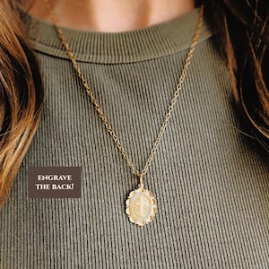 Colar com Cruz Personalizada em Ouro 14K | Presente de Fé Gravado para Batismo, Primeira Comunhão, Joias Cristãs, Crisma, Presente Religioso