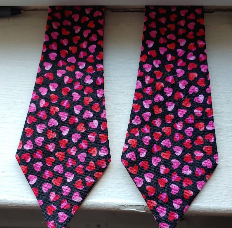 Valentines Neck Tie for Large and Small Dogs Featuring Pink and Red Hearts Large 10 inches
