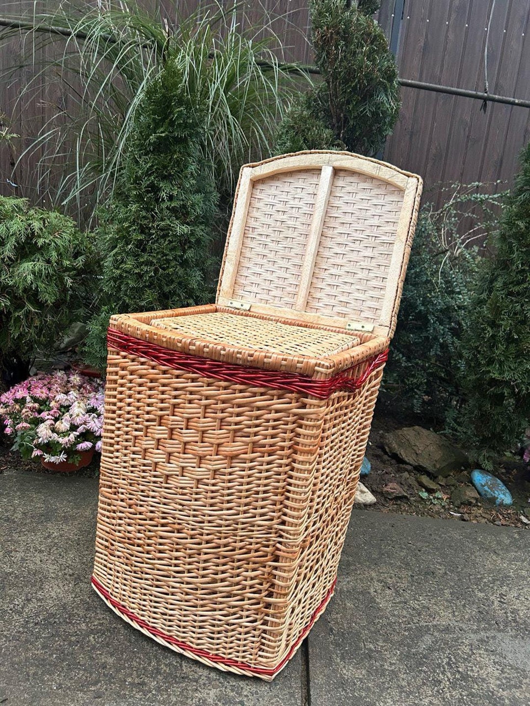 大きな籐製ランドリーバスケット | 手作りの籐製バスケット（蓋付き
