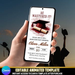 Invito alla festa di laurea in rosso "He Mastered It" - Invito animato per laureati - Invito animato per laureati con berretto bordeaux - Modello Canva modificabile