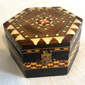 Vintage Marquetry Wood Jewelry Trinket Box Handmade 3.75 Inches