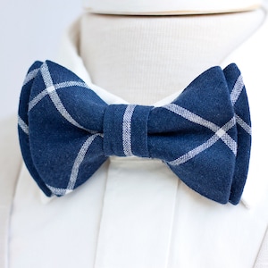 Noeud papillon, Mens noeud papillon, noeud papillon, nœuds papillon, cravates, cravates de garçons d’honneur, mariage noeuds papillon, noeud lin, marine, Lin - vitre lin marine