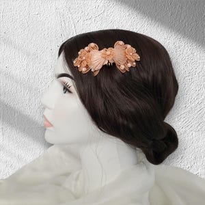 Powder Pink Seashell Bow Wedding Side Hair Comb, Unique Beaded Bow Floral Bridal Hair Clip, Elegant Flower Bridesmaid Prom Hair Comb