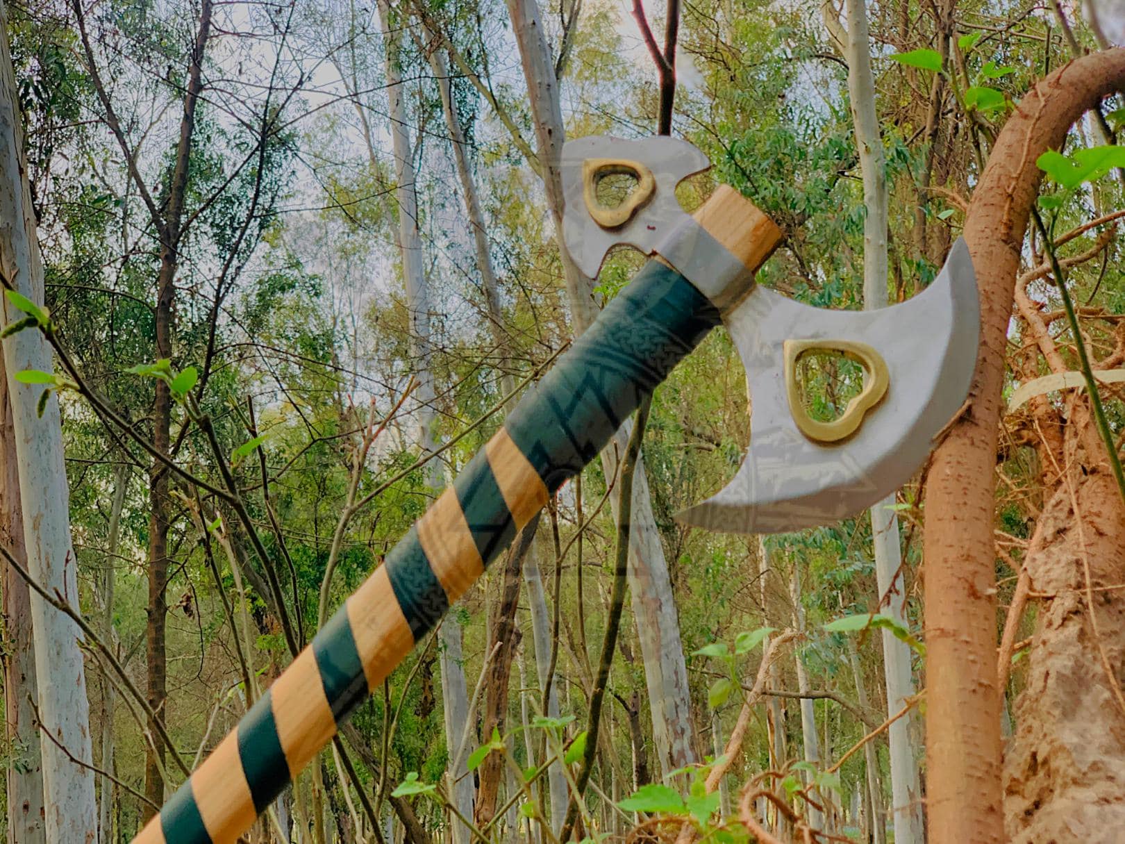 Mountaineer's Axe With Heart-shaped Holes and Ash-wood Reinforced