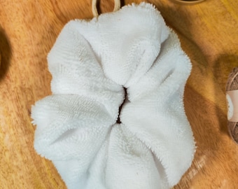 Fleur de douche en éponge bambou, idéale pour peaux sensibles et enfants