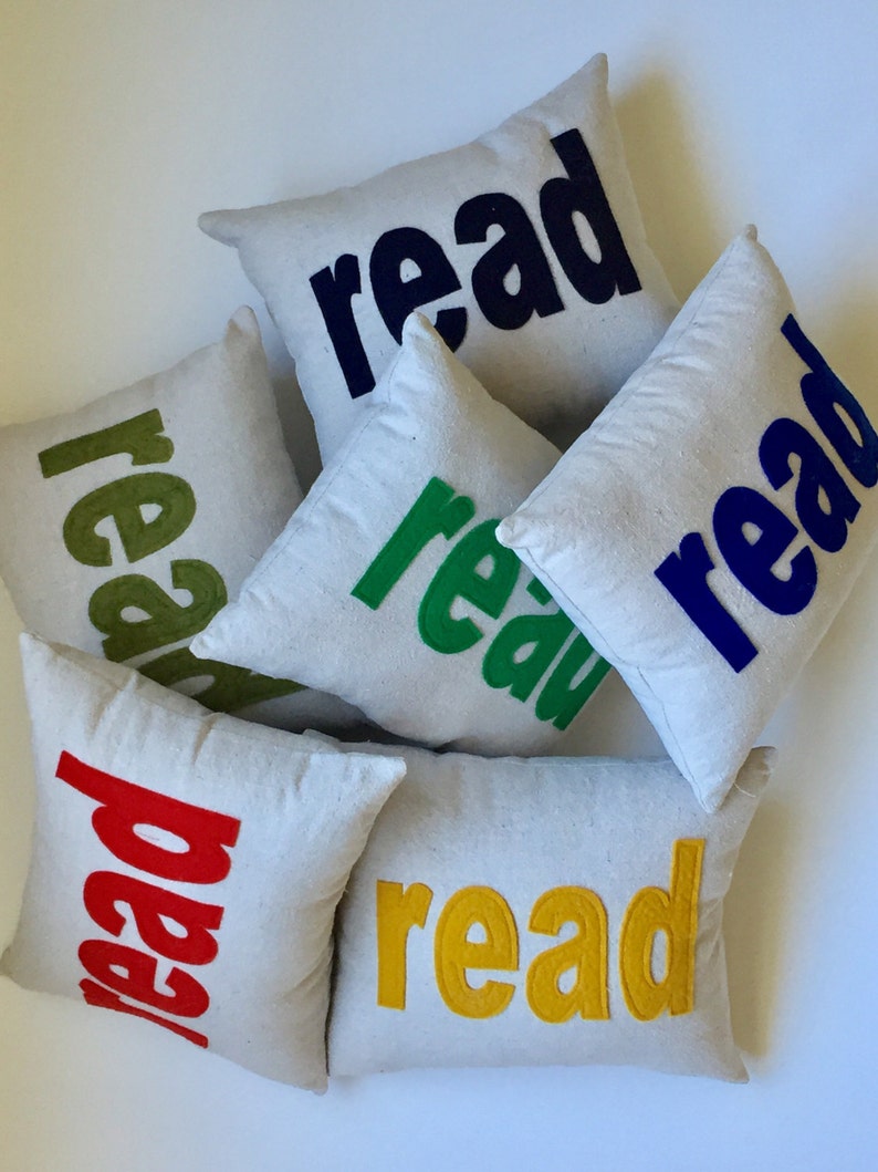 Read Pillow image 1