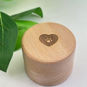 Engraved Pet Urn For Ashes, Pet urns for dogs, Grieving gift, Dog ashes box, Beech Wood Pet Urn Keepsake Box, Dog and Cat Memorial