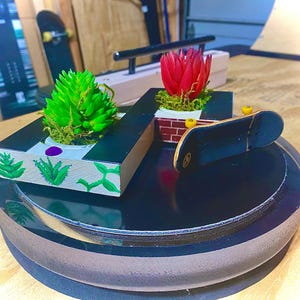 Fingerboard obstacle-Micro plaza planter