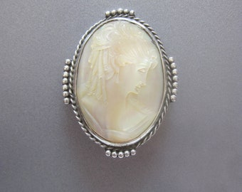 Vintage Mother of Pearl Cameo Brooch