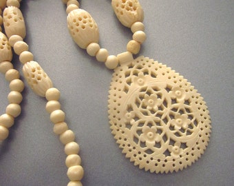 Vintage Carved Bone Beaded Necklace