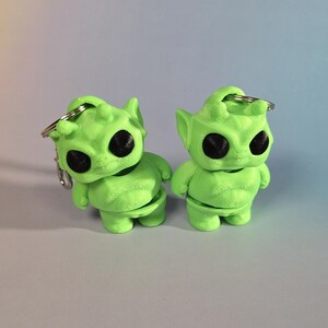 Dave the Alien Keychain – Cute Articulated Alien Toy – Fun Green Movable Fidget Gift for Sci-Fi Fans