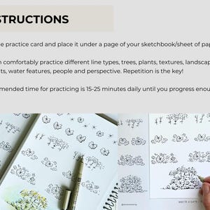 Op de afbeelding: Een tekenoefenkaart met zwarte inkttekeningen van diverse planttexturen, bomen en gebladerte. De kaart bevat instructies voor het printen en overtrekken, met een fineliner pen zichtbaar op de pagina voor schaal en artistieke referentie.
