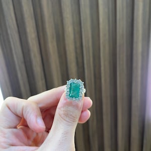 Vintage 18k White Gold Emerald & Diamond Ring