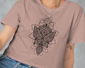 Frauen Crop Top~Schmetterling Muster~Yoga Crop Top~Tribal Shirt~Goa Kleidung~Psy Trance~ Heiliges geometrisches bedrucktes T-Shirt~Alternative Kleidung