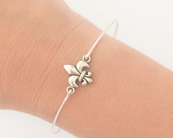 Fleur de Lis Bracelet, Fleur de Lis Jewelry, Parisian Gift for Women, Parisian Jewelry, Parisian Bridesmaid Gift, Parisian Bracelet