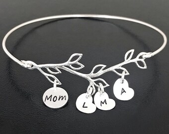 Mom Gift Mothers Day Personalized Mom Jewelry Custom Mom Charm Bracelet Initials Unique Mothers Day Gift Mom, Boyfriends Mom Girlfriends Mom