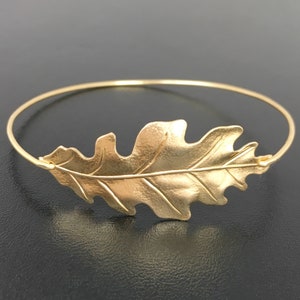 Oak Leaf Bracelet Gold Tone Leaf Bangle Nature Jewelry for Women Fall Bridesmaid Jewelry Autumn Fall Bridesmaid Gift Fall Wedding Jewelry