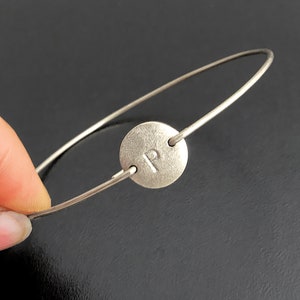 Personalized Initial Bracelet Silver Plated Disc Personalized Bracelet Bangle Minimalist Bracelet Frosted Willow Custom Bracelet for Women