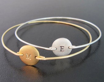 Initial Bangle Bracelet for Women Mom Friend Gold Plated or Silver Plated Disc Personalized Bangle Bracelet Hand Stamped Bangle with Letter