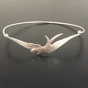 Bangle Bracelet Silver Tone Sparrow Bangle Bracelet for Women Bird Watcher Jewelry Nature Bracelet Nature Wedding Gift Bridesmaid Sparrow