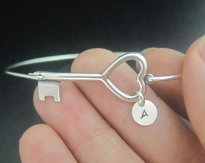 Heart Key Monogram Bracelet Personalized Valentines Day Gift for Daughter Custom Key Bracelet Valentine's Day for Her V Day Gift for Her