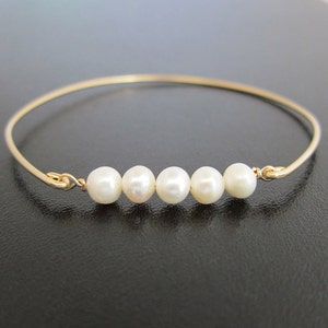 White Pearl Bracelet, Bridal Pearl Bracelet, Pearl Bridal Jewelry, Pearl Wedding Bracelet Bride, Cultured Freshwater Pearl Jewelry