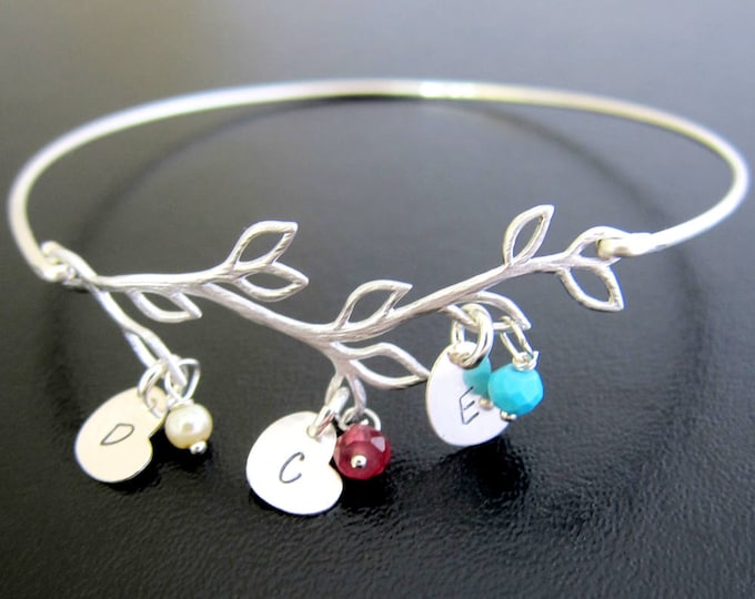 Family Bracelet with Initial Charms Sim Birthstones Bracelet for Mom Unique Women Gift Idea Her Custom Christmas Gift Mom Birthstone Jewelry