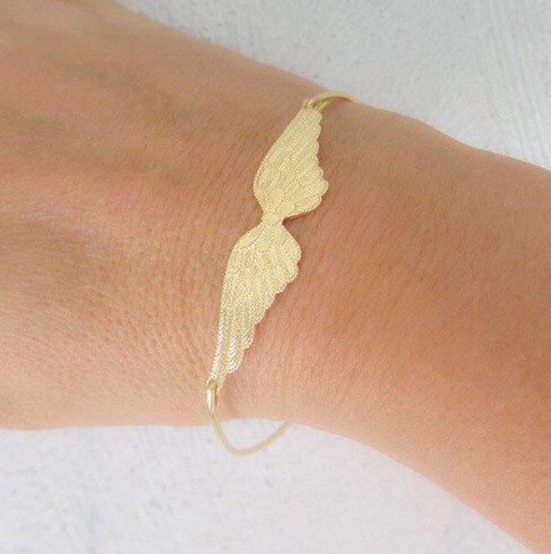 Double Wing Bracelet Gold Tone Patriotic Gift for Air Force Wife Gift Air Force Girlfriend Gift Airforce Mom Air Force Mom Gift Wing Jewelry Bild 2