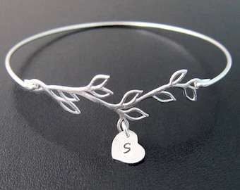 Bridesmaid Gift Bracelet Personalized Jewelry for Women Initial Heart Charm Bracelet Monogram Bracelet Monogram Bangle Bridesmaid Bracelet