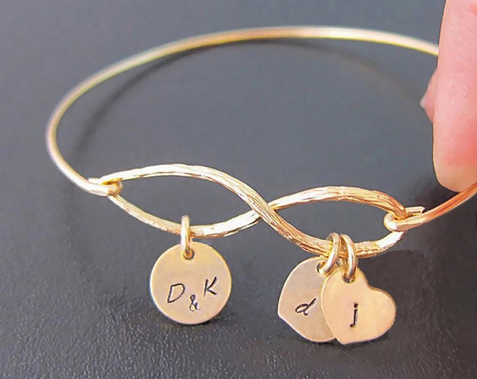 Family Infinity Bracelet with Initials Personalized Gift for Mom from Son from Daughter Kids Baby Personalize Bracelet Mom Gift for Birthday