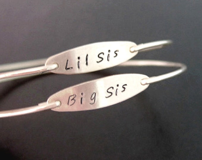 2 Sister Bracelets Big Sis Lil Sis Bracelets Two Sister Jewelry for 2 Silver Fill Bangles Sister Gift on Wedding Day Sister Moving Away Gift