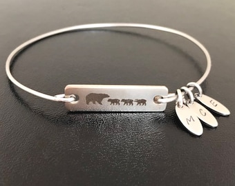 Mama Bear Bracelet with Charms Mom Jewelry Personalized Gift Mom Gift Idea Mothers Day Gift Mom Birthday Gift from Daughter Son Husband Kids