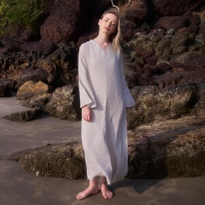 Long Linen Kaftan Dress, Bell Sleeve Maxi Abaya, Loose Fit Dress with Pockets