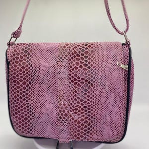 schicke rosafarbene Lederhandtasche | Handgefertigte Schönheit | Stilvolle feminine Note | Hochwertiges Design | Einzigartige Geschenkidee | Perfekt für jeden Anlass