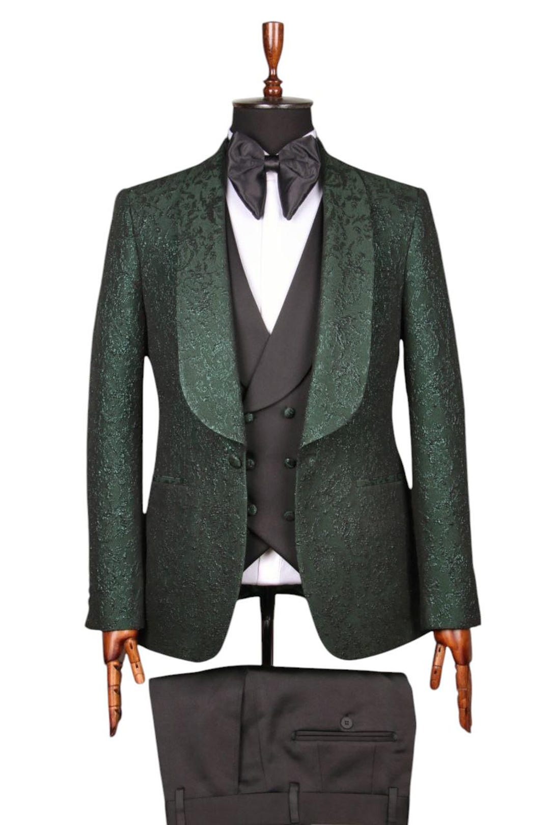 3 Best Forest-Green Tuxedos for Making a Bold Fashion Statement
