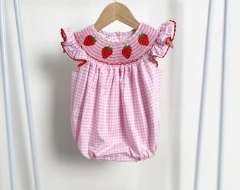 Aardbei Romper mouwloos vest, peuter meisjeskleding, zomeroutfit, geborduurde romper, verjaardag aardbei romper, aardbei jurk