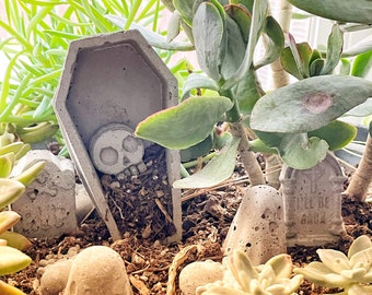 Concrete Coffin Casket Fairy Garden Scary Decor Terrarium Burial Sarcophagus