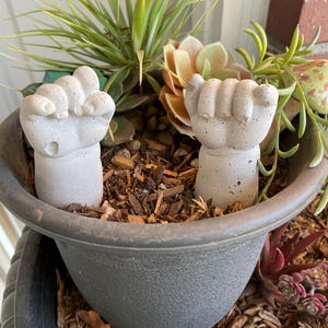 1 Pair of Concrete Baby Doll Hands Planter Plant Pot Head Garden Decoration Fairy