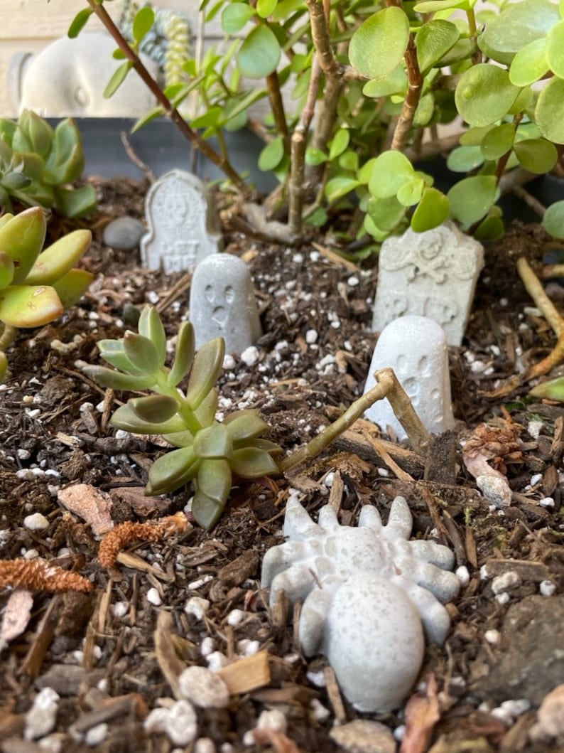 SMALL Ghost Garden Decoration Concrete Fairy Miniature Halloween Grave image 8