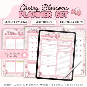 Puede incluir: Un conjunto de planificador Cherry Blossoms rosa con un planificador semanal, mensual y diario. El conjunto incluye un planificador digital en una tableta con un lápiz óptico. El texto incluye "Descarga instantánea", "US Letter Size".