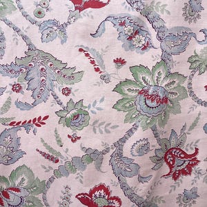 Free shipping - (B) Beautiful mauve antique floral french fabric, quilting, sewing, pillows, cushions, patchwork, design