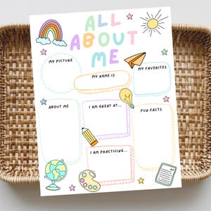 Puede incluir: Una colorida hoja imprimible "All About Me" con un arcoíris, un sol y estrellas. La hoja incluye secciones para una foto, nombre, favoritos y datos divertidos. También tiene áreas para "Sobre mí", "Soy bueno en..." y "Estoy practicando..."