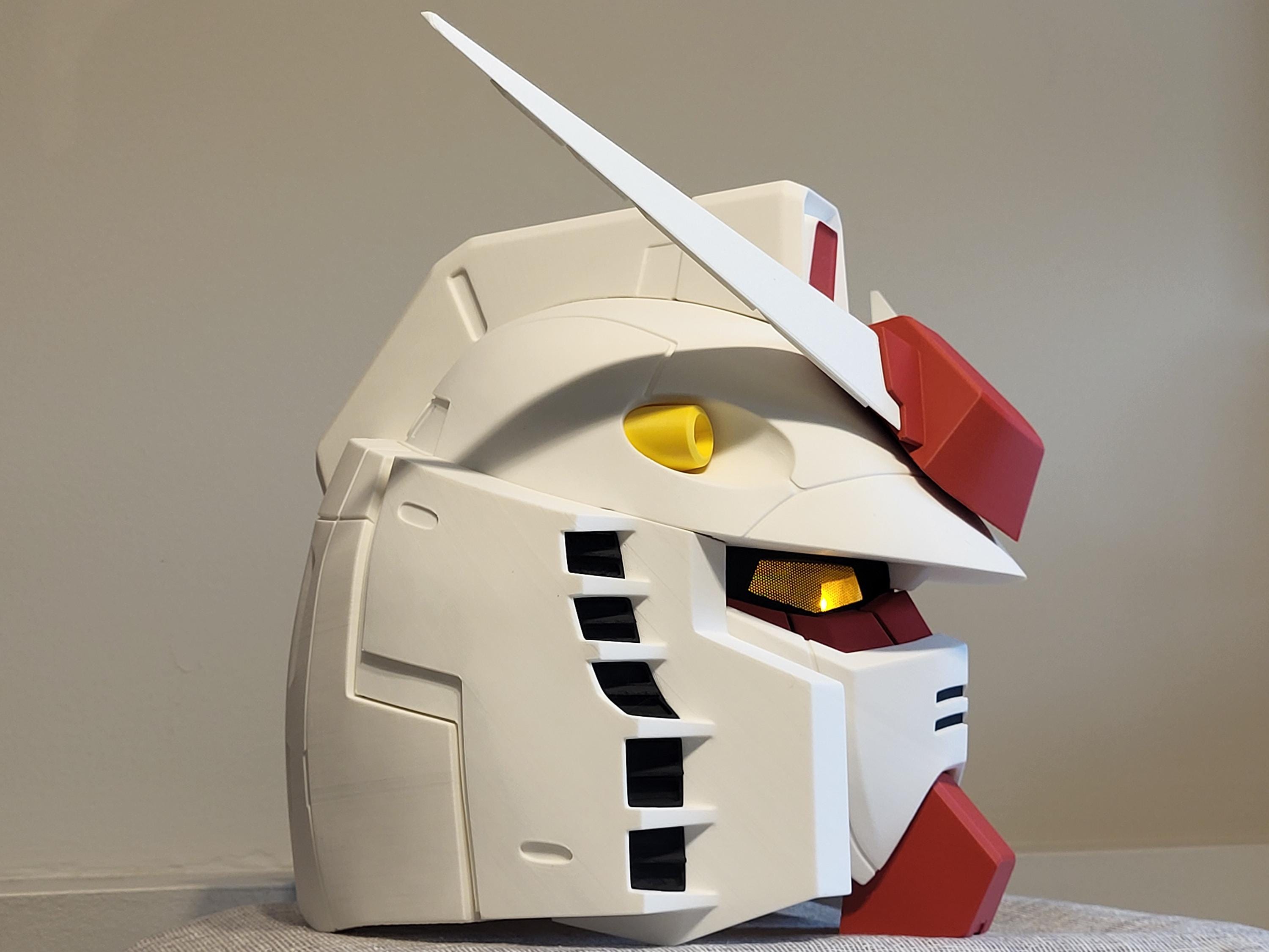 シースルー LED アイを備えた着用可能なガンダム RX78-2 ヘルメット