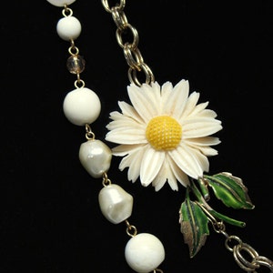 Off-White Flowers Repurposed Vintage Statement Necklace ST1509 image 2