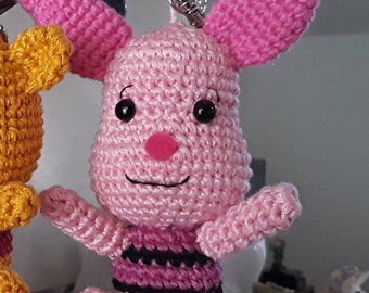 手編みのくまのプーさんのキーホルダー：コットンカーチャーム - Etsy 日本