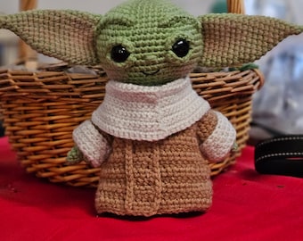 Crocheted Grogu Plush – The Child, Star Wars, Mandalorian Amigurumi