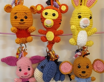 手編みのくまのプーさんのキーホルダー：コットンカーチャーム - Etsy 日本