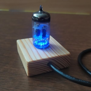 Vacuum tube nightlight with ECC81 tube